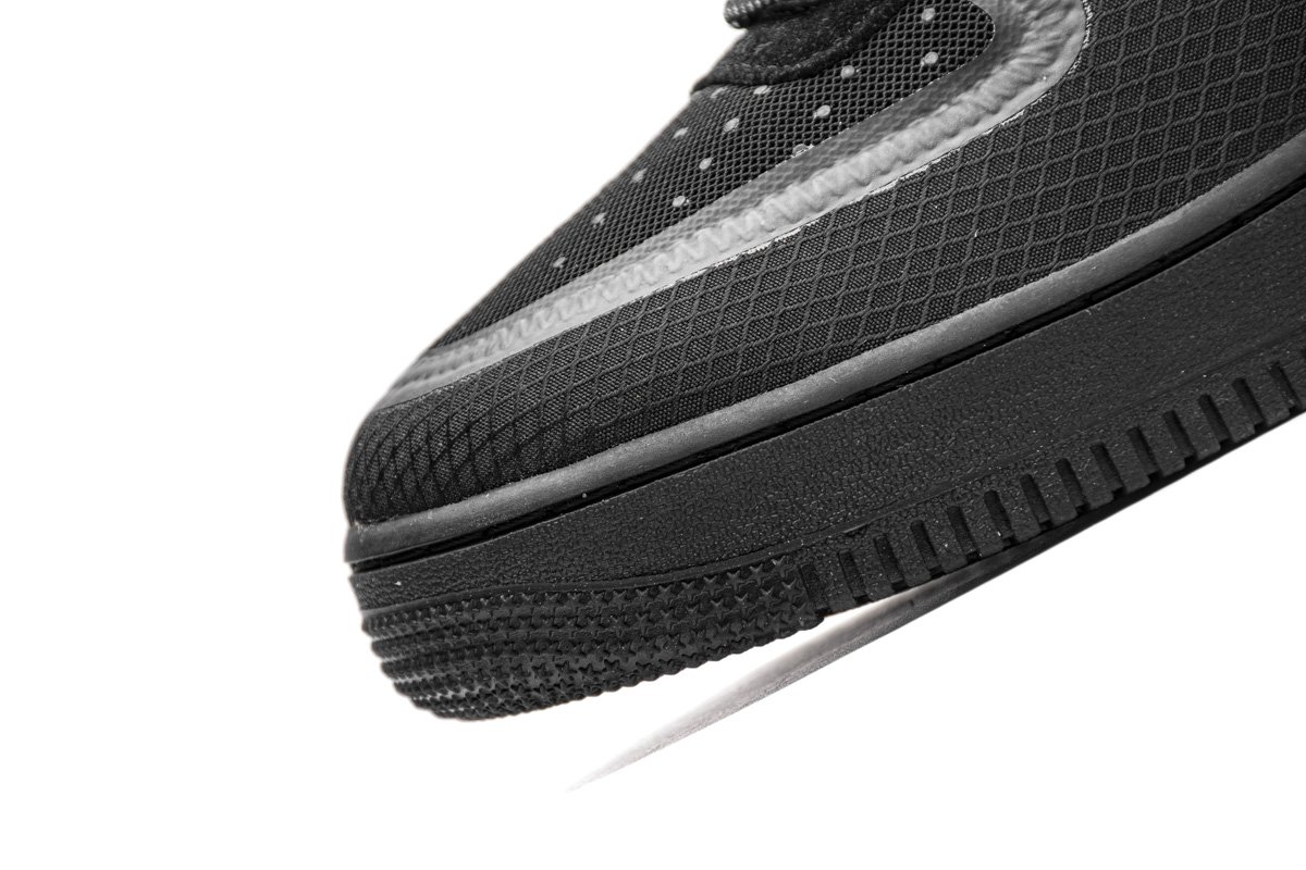 AO4606-001 OFF White X Air Force 1 Low Black