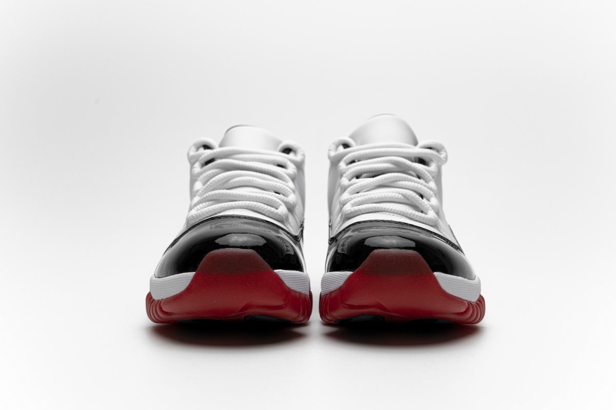 AV2187-160 Air Jordan 11 Low “White Bred”