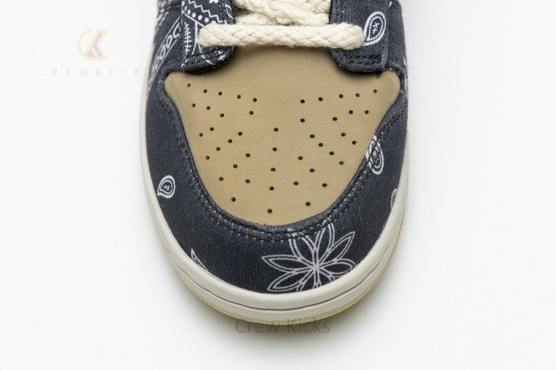 350 Travis Scott x Nike SB Dunk Low