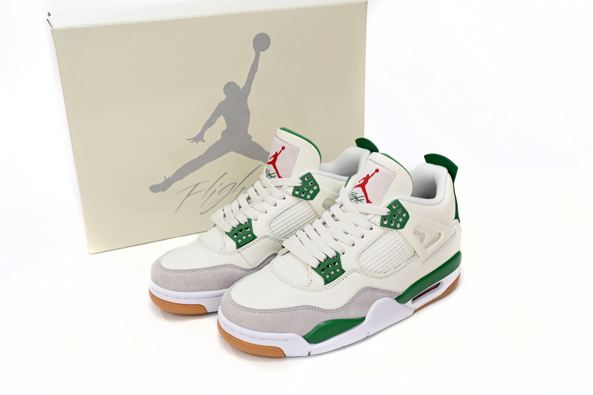 Nike SB x Air Jordan 4 “Pine Green”Calaite